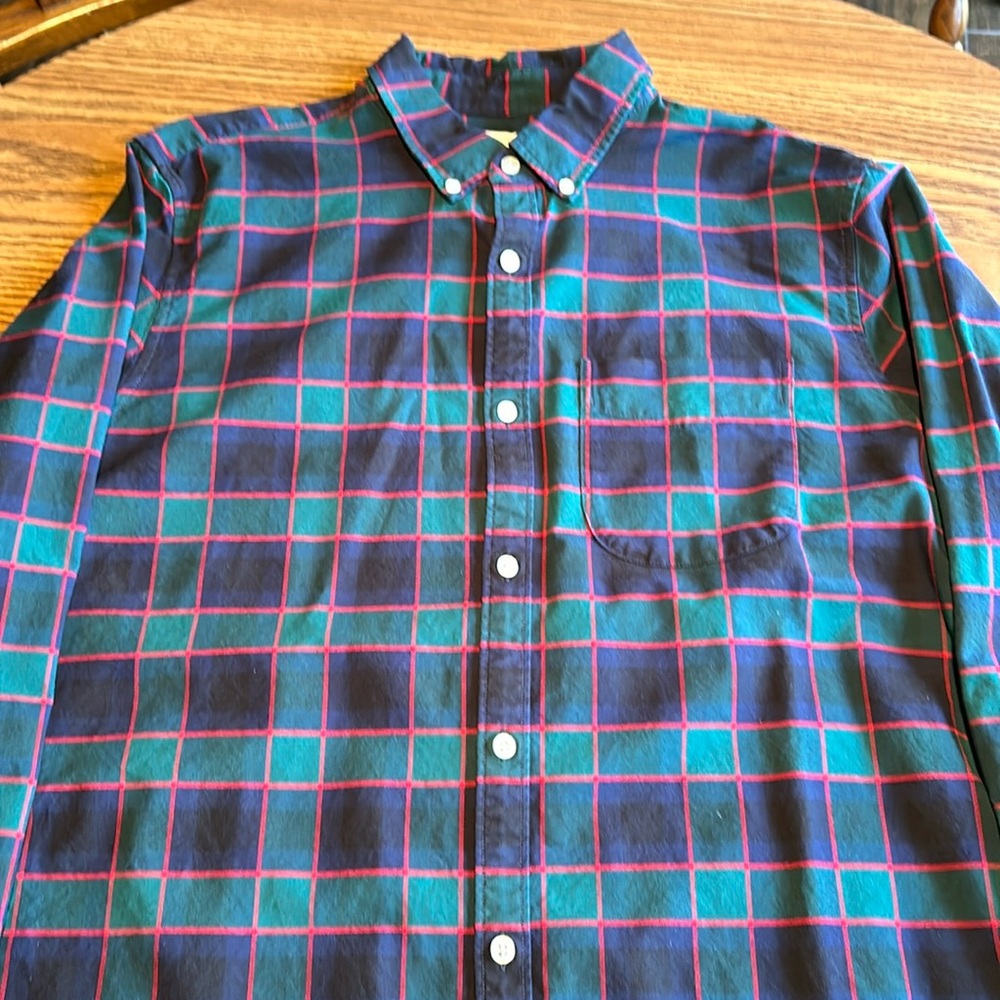 GAP Men’s plaid long sleeved button down shirt with button down collar, XL slim